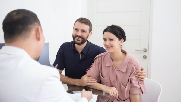 couple discussing IUI and IVF at our North Houston fertility clinic in The Woodlands