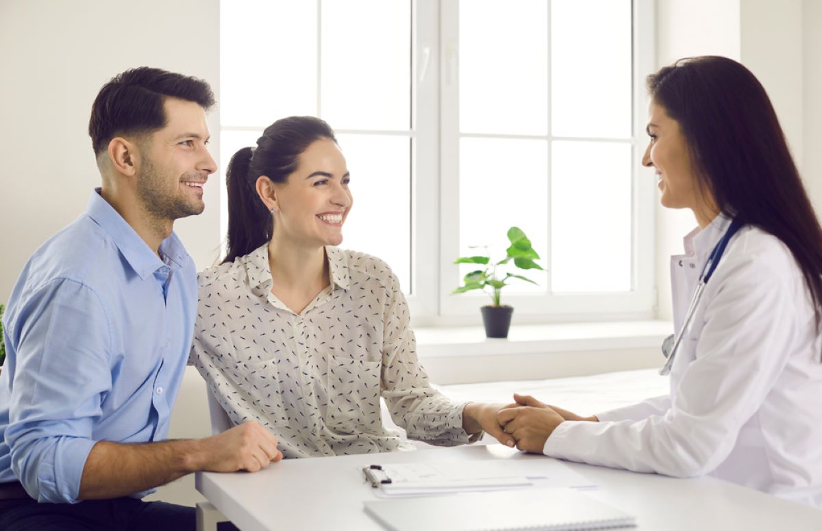 Couple meeting with North Houston fertility specialist